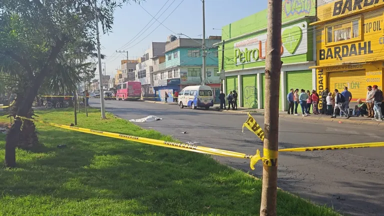 Iba aexceso de Velocidad Microbús y atropella a mujer de 86 Años en Nezahualcóyotl Edoméx