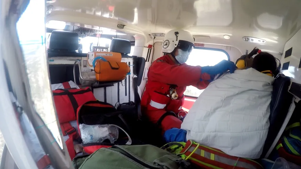 Trasladan a niña que sufrió quemaduras por agua Caliente enel Relámpago en Toluca Edoméx