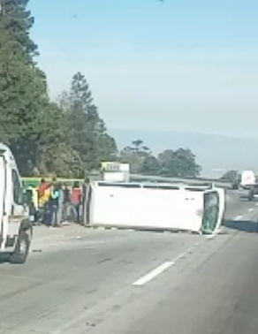 De nuevo la México-Puebla, Varios lesionados al Voltearse Camioneta