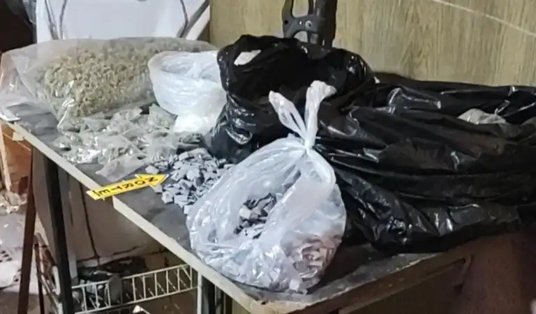 Autoridades de Ecatepec Edoméx, Aseguran Narcóticos Durante Cateo