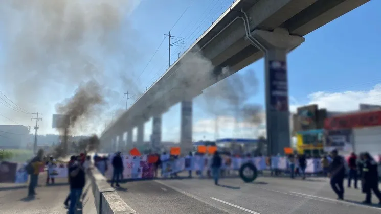 Bloquean la Carretera México-Toluca en el Edoméx, Familiares de Personas Desaparecidas