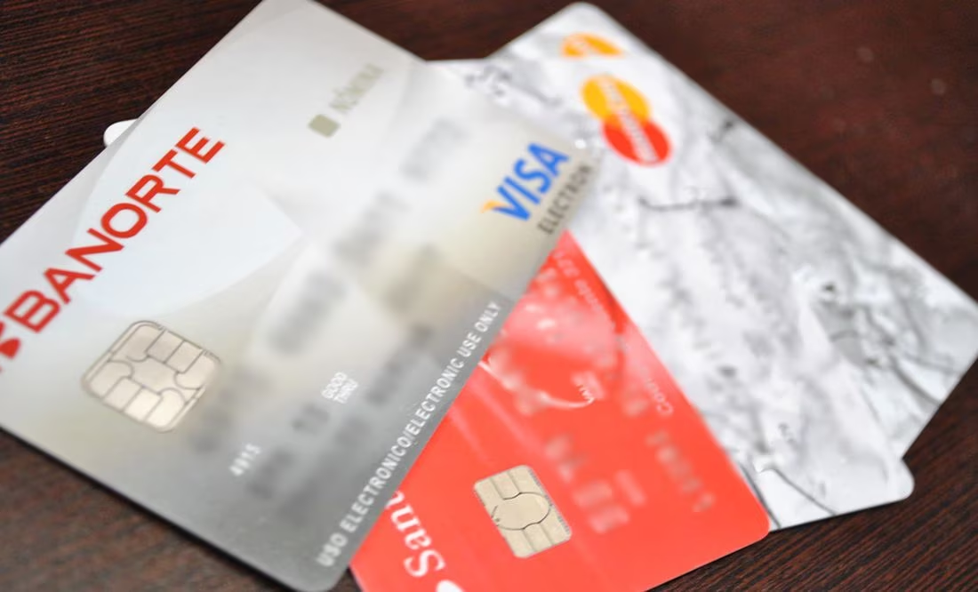 Aumenta la solicitud y contratación de tarjetas de crédito durante este año. Banxico