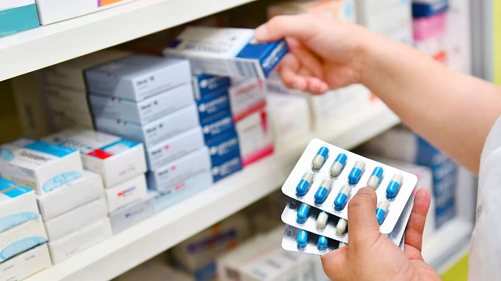 El gobierno de la 4t retuvo casi 33 mil mdp para la compra de medicamentos