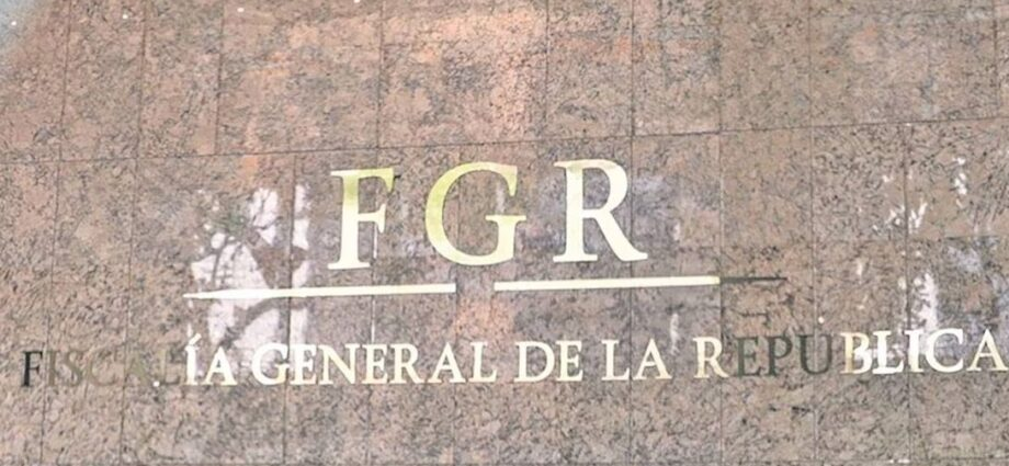 FGR investiga a funcionarios de Hacienda por alterar procesos de licitación en curso