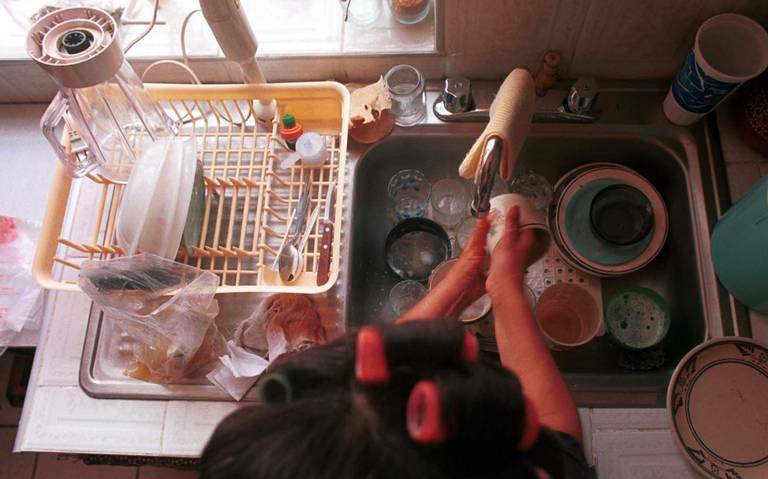 Hay que erradicar la idea de que las mujeres solo deben hacer el trabajo en el hogar, cuidar niños y enfermos:  CDHCM