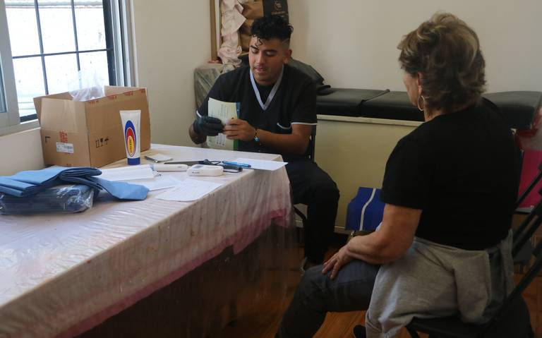 Xochimilco otorga servicios de salud a adultos mayores