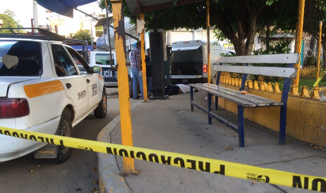 Discusión entre taxistas desata balacera, hay dos muertos