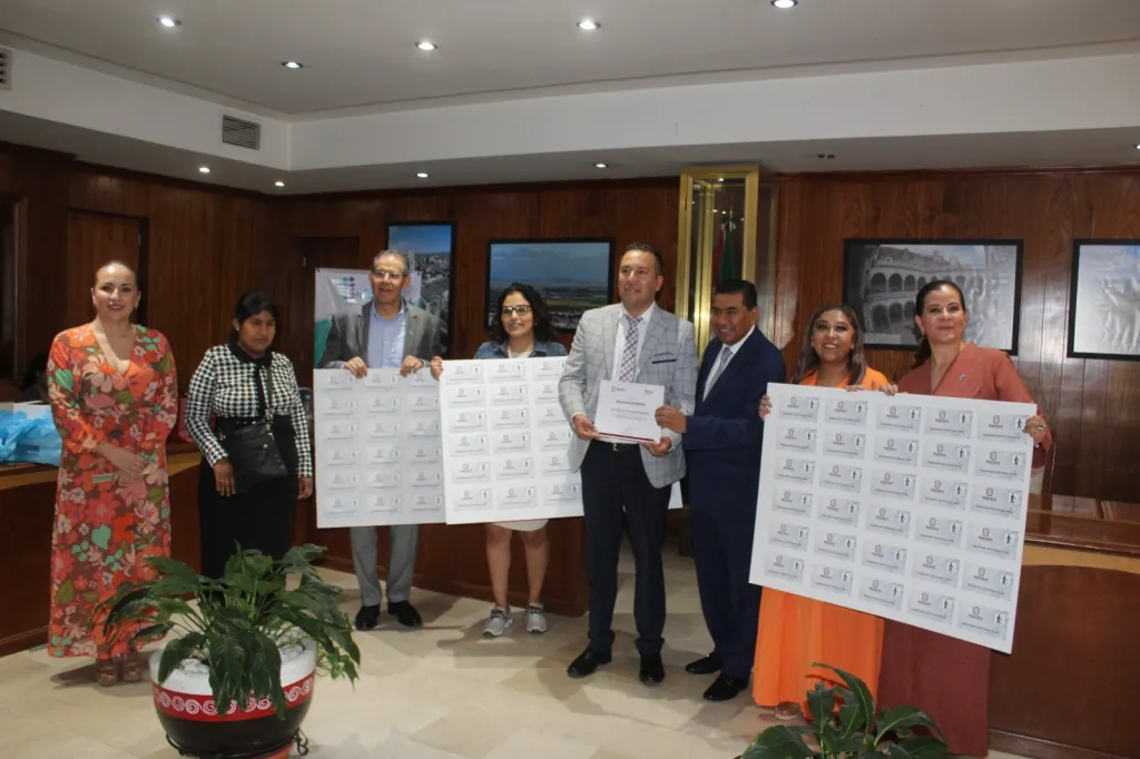 A las personas con baja visión en apoyo se instalan en Texcoco Edoméx, letreros en braille