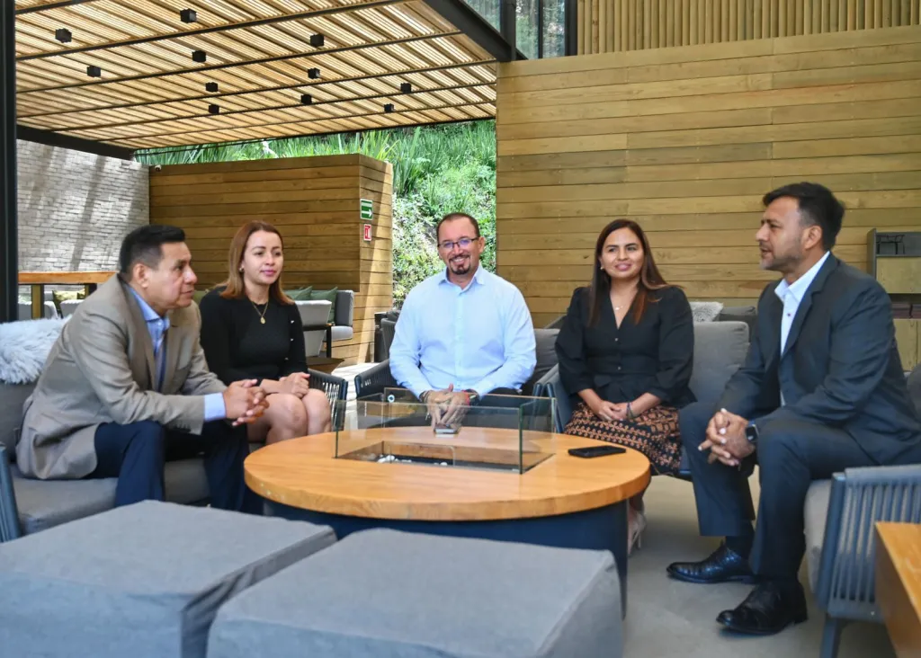 Fernando Gonzáles Diputado del PRI, Renuncia a su Partido y se integra al PRD en elEdoméx