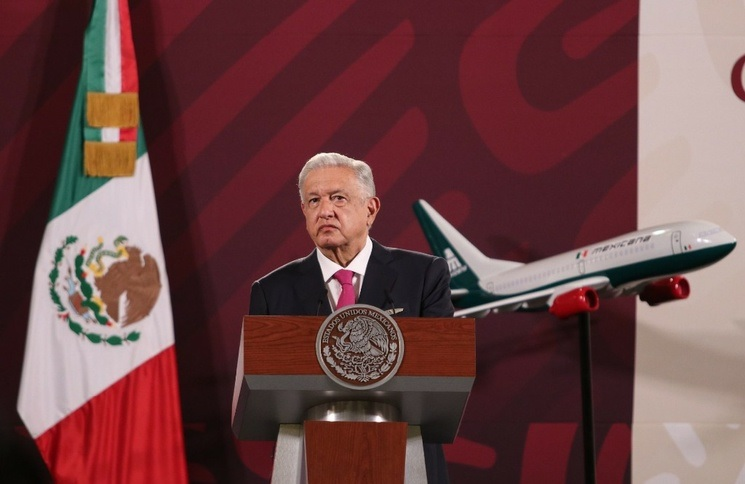 AMLO anuncia la compra de Mexicana de Aviación por 800 mdp