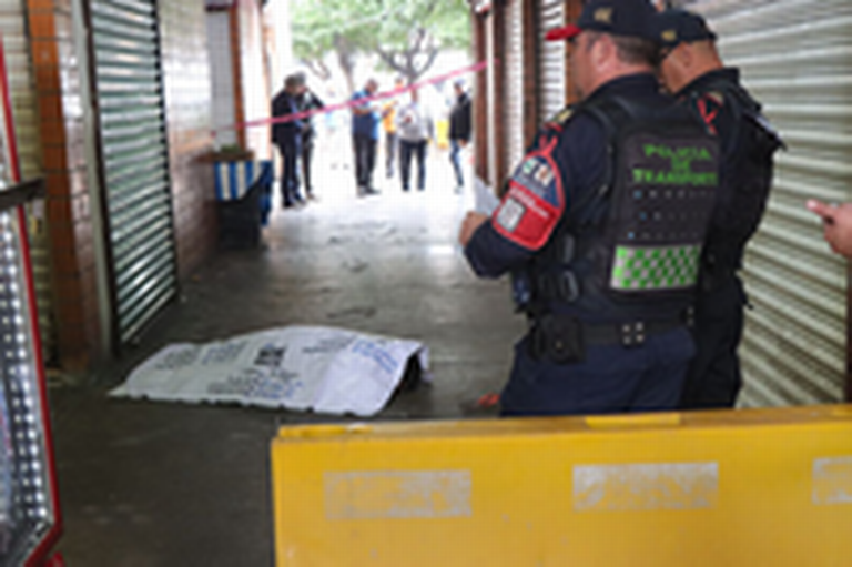 Muere indigente por causas desconocidas en el mercado de Indios Verdes