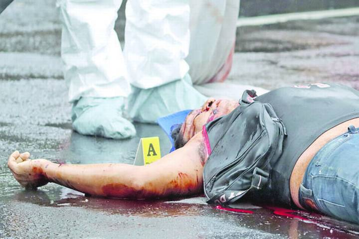 Matan a dulcero de varias puñaladas en la entrada del Metro Copilco