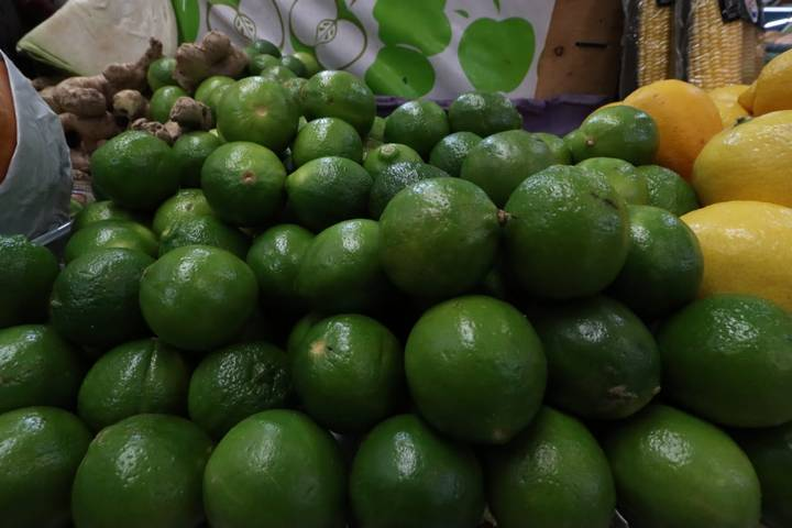 Se incrementa el precio del limón hasta en 80 pesos en la CDMX