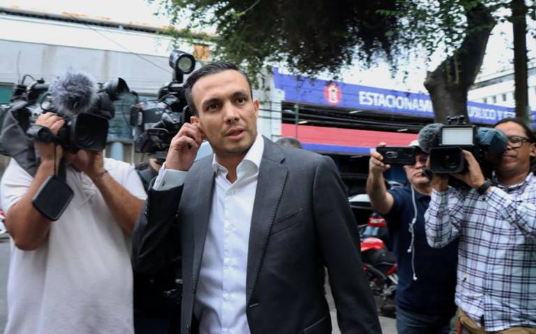 Podría quedar libre Uriel Carmona por arresto ilegal: Defensa del Fiscal