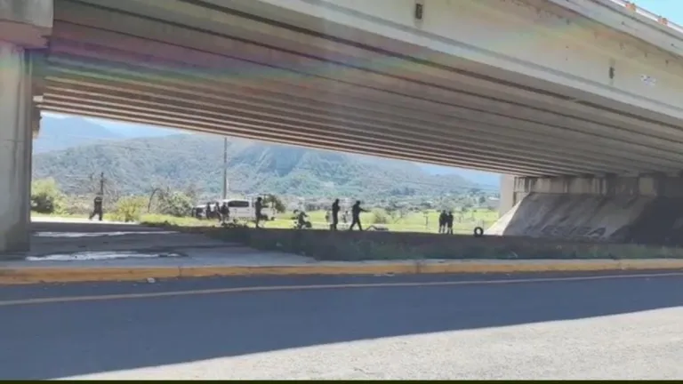 Cuerpo Calcinado localizan de Mujer debajo de Puente en Tlalmanalco Edoméx