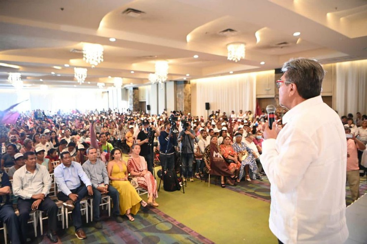 Monreal acusa a gobiernos locales de obstruir asambleas de Morena