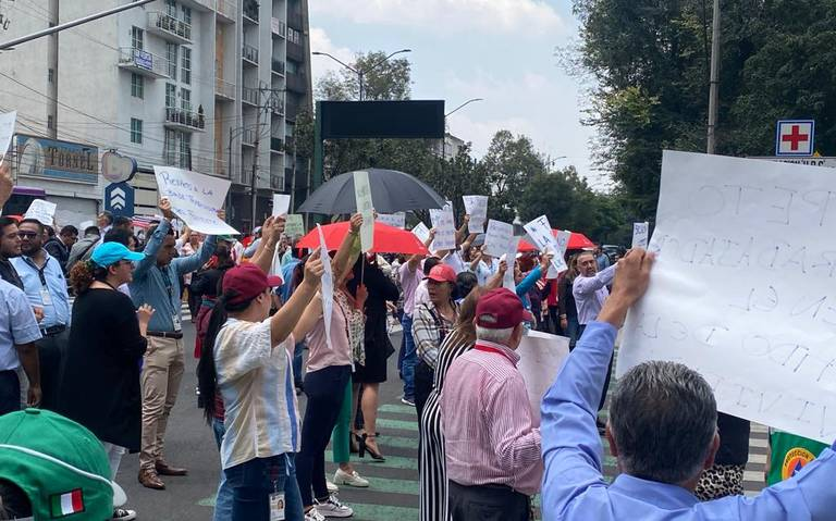 Trabajadores de Fovissste exigen la renuncia de su titular: María del Carmen Pérez Muñoz