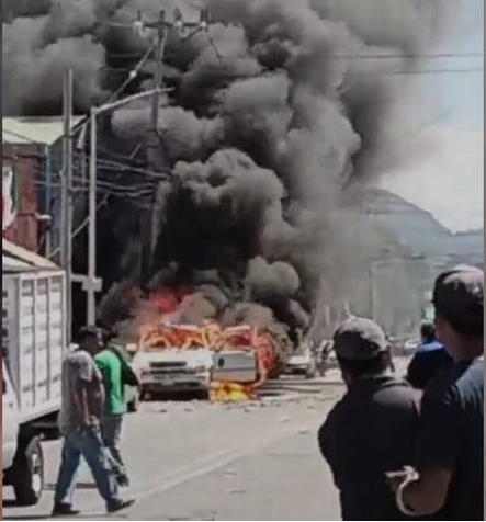 Estalla camioneta llena de pirotecnia en Tultitlán