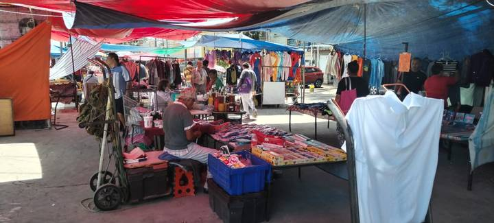 Denuncian comerciantes de la calle 7 de la Agrícola Pantitlán que fueron despojados de sus puestos semifijos