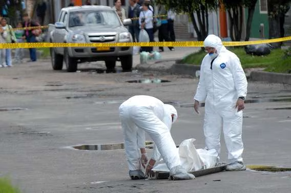 Abandonan embolsado en calles de Tlalnepantla