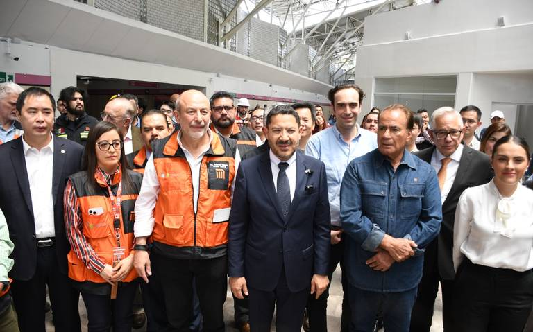 Batres realiza recorridos en la Línea 1 para saber de las pruebas de automatización del pilotaje