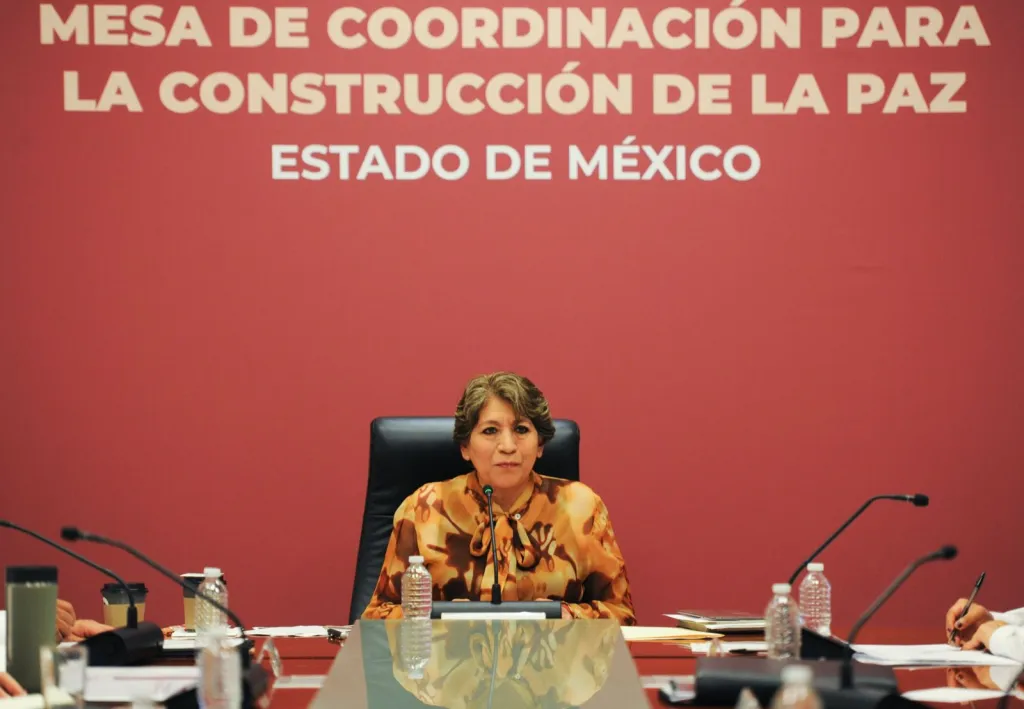 La Gobernadora Delfina Gómez dirige trabajos con instancias de seguridad federales, estatales y locales en la M esa de Coordinación para la Construcción de la Paz