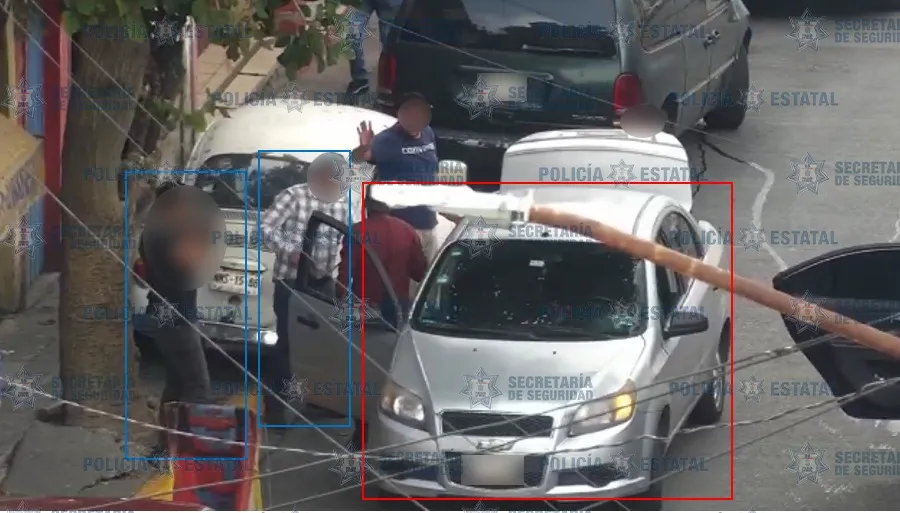 En Naucalpan Edoméx, Localizan vehículo relacionado con robo con violencia a un transportista