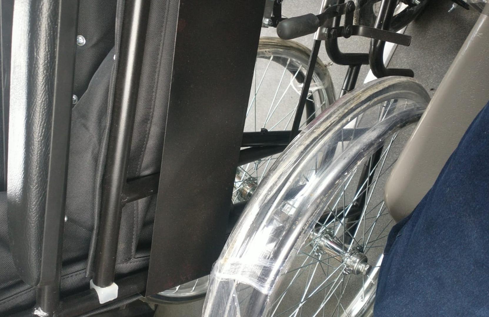 Habitantes de Tlalpan beneficiados con aparatos auditivos y de movilidad asistida
