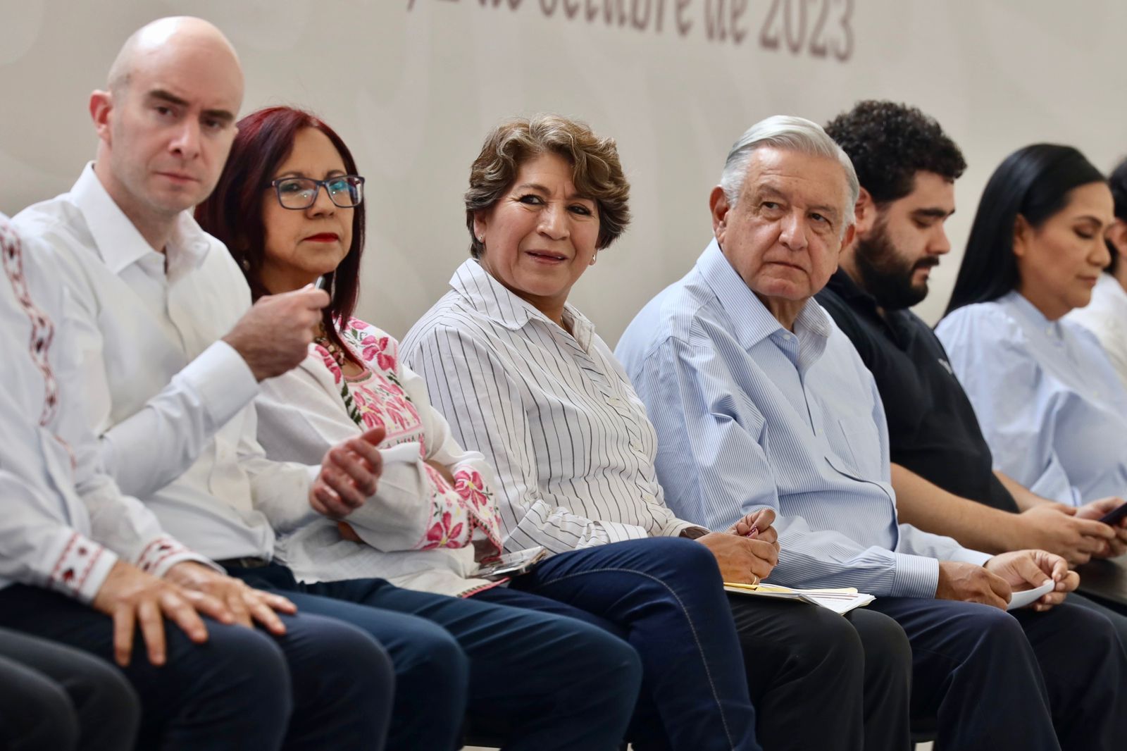 Becas para estudiantes de Educación Básica y de Universidad en Valle de Chalco se duplicarán, aseguran el Pre sidente López Obrador y la Gobernadora Delfina Gómez