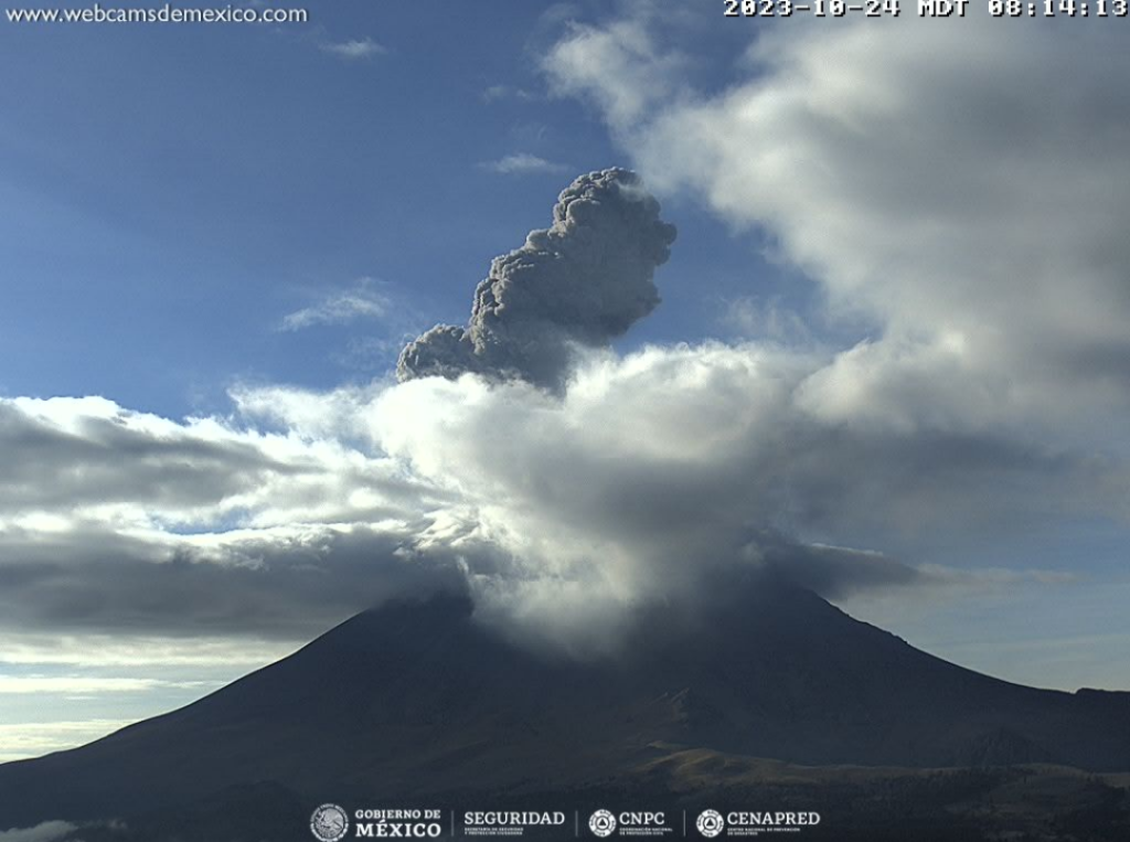 Amaneció el Popocatépetl muy activo y exhalo Columna de Kilómetro y Medio; Caída de Ceniza en Edoméx CDMX y  Tlaxcala