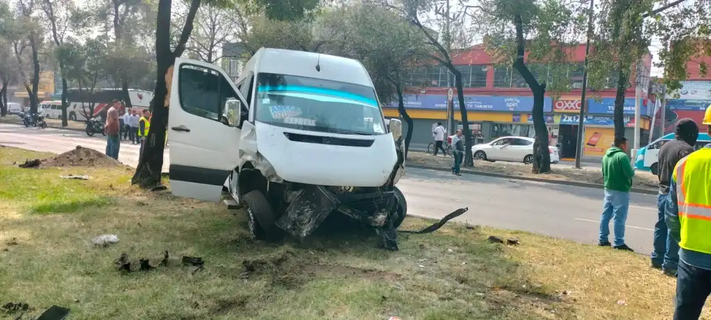 En la Calzada Ignacio Zaragoza CDMX Fuerte Accidente