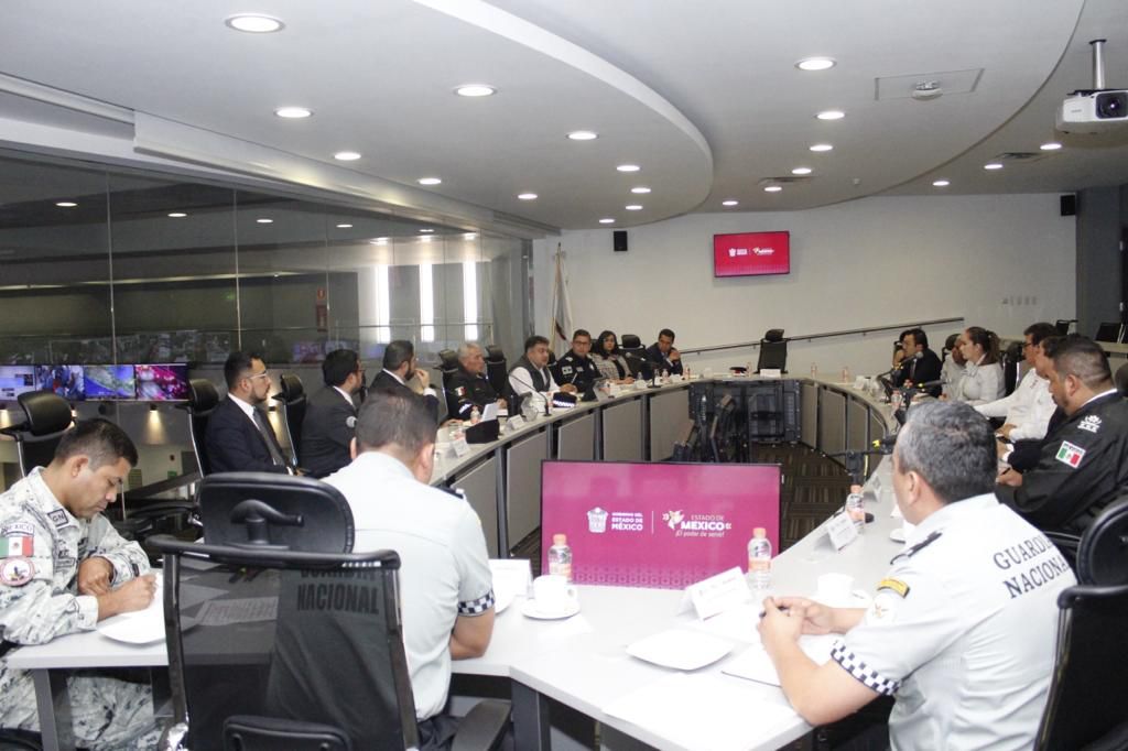 Gobierno del Estado de México delinea estrategia de seguridad con autoridades federales para combatir delitos c ontra transportistas