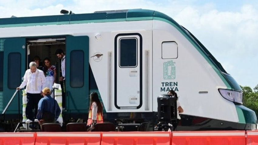 AMLO llega en el Tren Maya a Valladolid, Yucatán