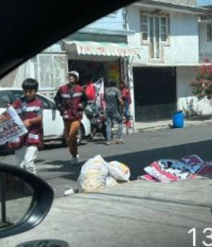 Acusan a Clara Brugada y a Martí Batres de explotación infantil al permitir que niños repartan propaganda pol ítica