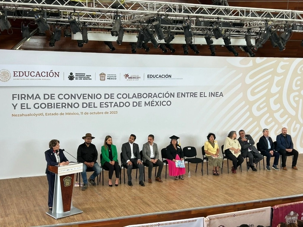 Delfina Gómez presenta programa contra el analfabetismo