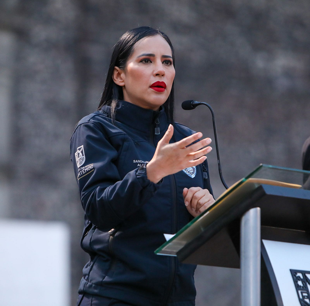 Sandra Cuevas advierte que México está cansado y exhorta a no vivir de rodillas