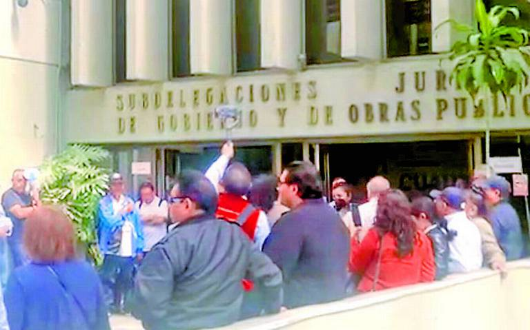 Denuncian al jefe de mercados de la Cuauhtémoc, Israel Sánchez Torres por destituir a cuatro administradores d e mercados públicos