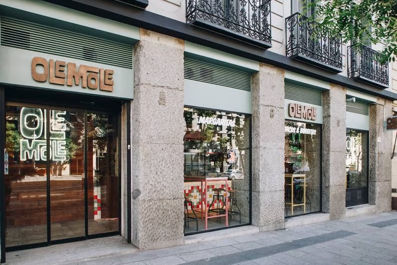 Alsea vende su cadena de comida mexicana en Europa llamada “OleMOle”