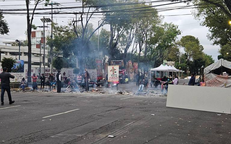 Se enfrentan policías y manifestantes por no querer liberar el INPI