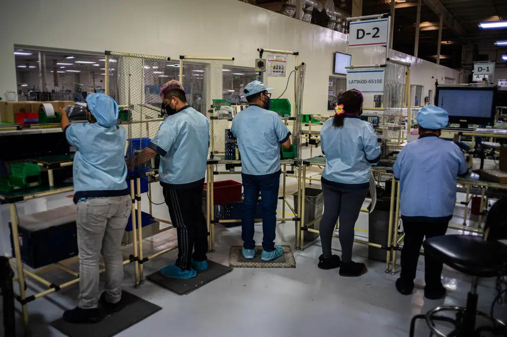Si se recorta la jornada laboral cerrarán muchos negocios: Concanaco