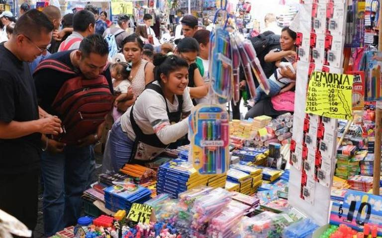 Trabajadores independientes ya pueden acudir al IMSS para inscribirse de manea voluntaria para tener acceso a se rvicios médicos gratuitos