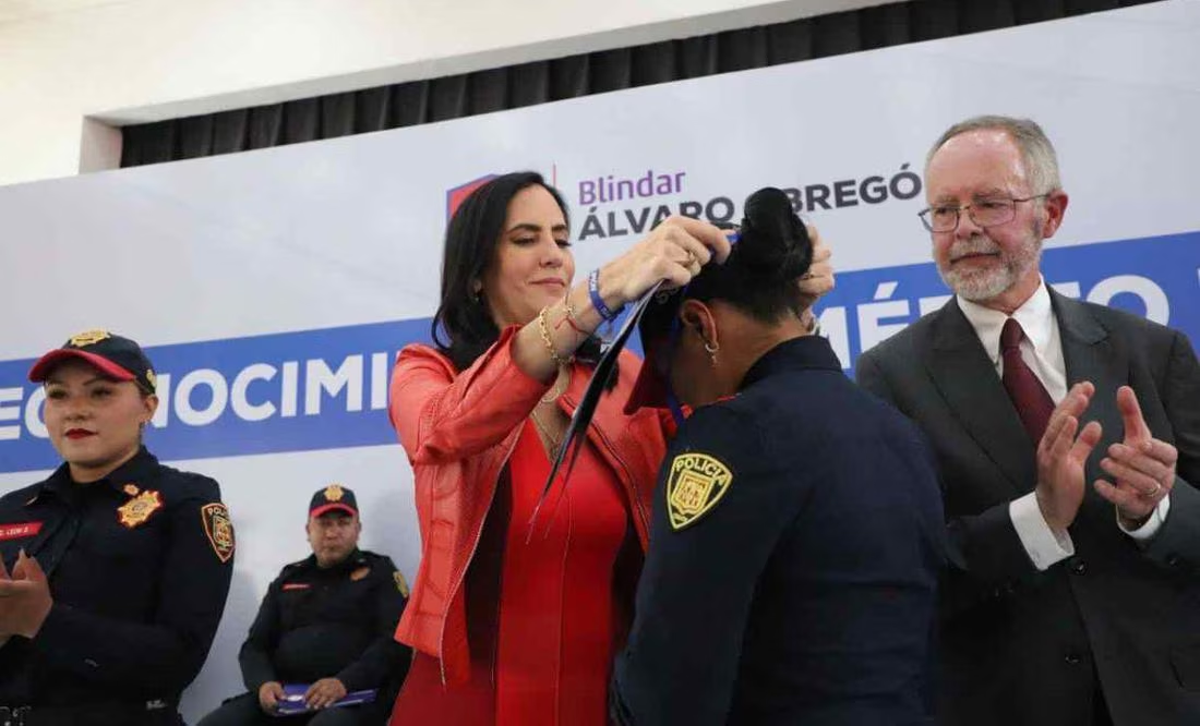 Lía Limón entrega reconocimentos a elementos adscriptos Blindar Álvaro Obregón