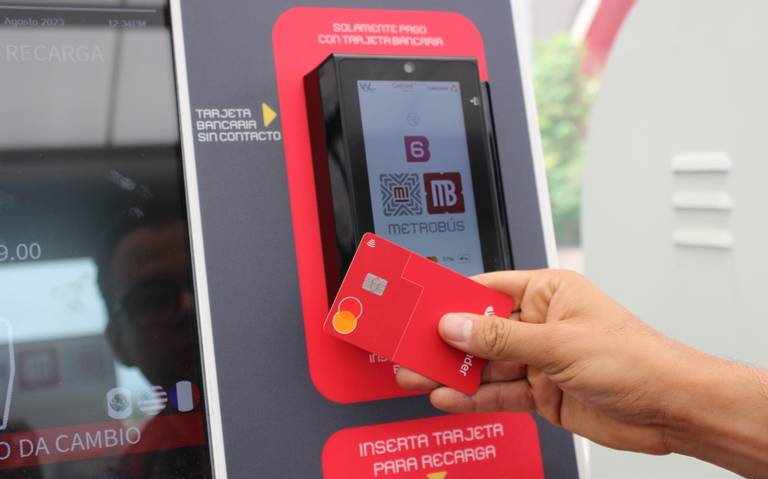 Metrobis ya cuenta con un sistema de pago más moderno: Batres