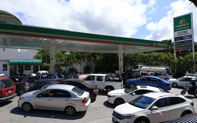 Hay 12 gasolineras abiertas de 55 en Acapulco: Pemex
