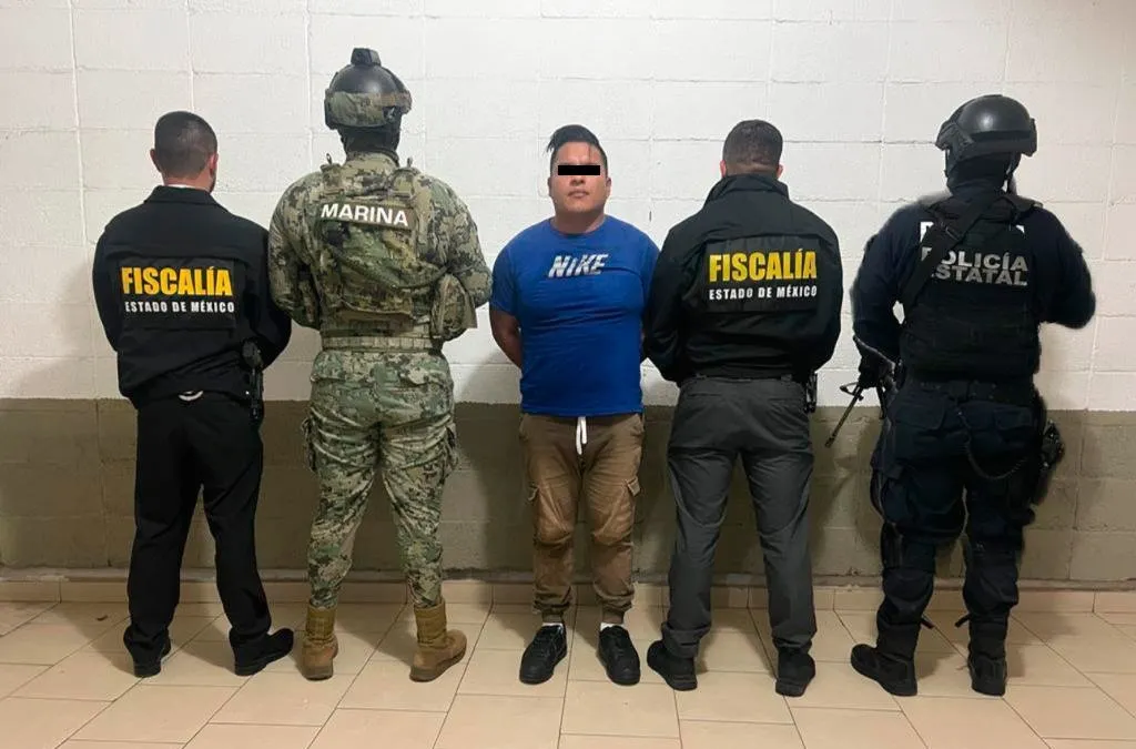 En Ixtapan de la Sal Edomèx los Detienen por Sospechosos y les Encuentran Droga y Bascula Gramera