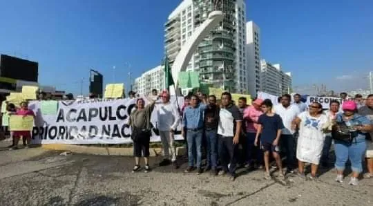 AMLO Culpa a Xóchitl Gálvez de Apoyar Marcha de Acapulqueños a Palacio Nacional en México