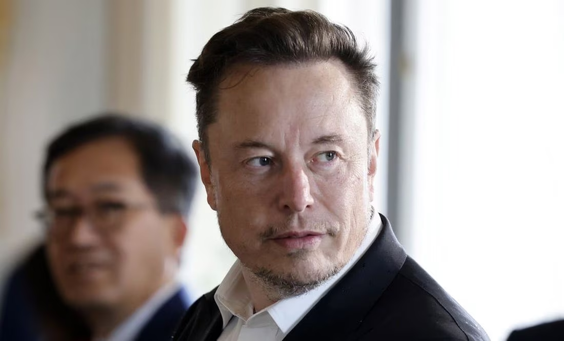 El empresario millonario Elon Musk gana dos contratos del programa CFE Internet para todos