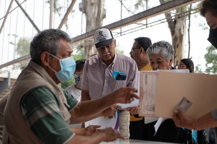 Trabajadores de la salud deben de estar preparados para atender el envejecimiento de la población: Especialista s