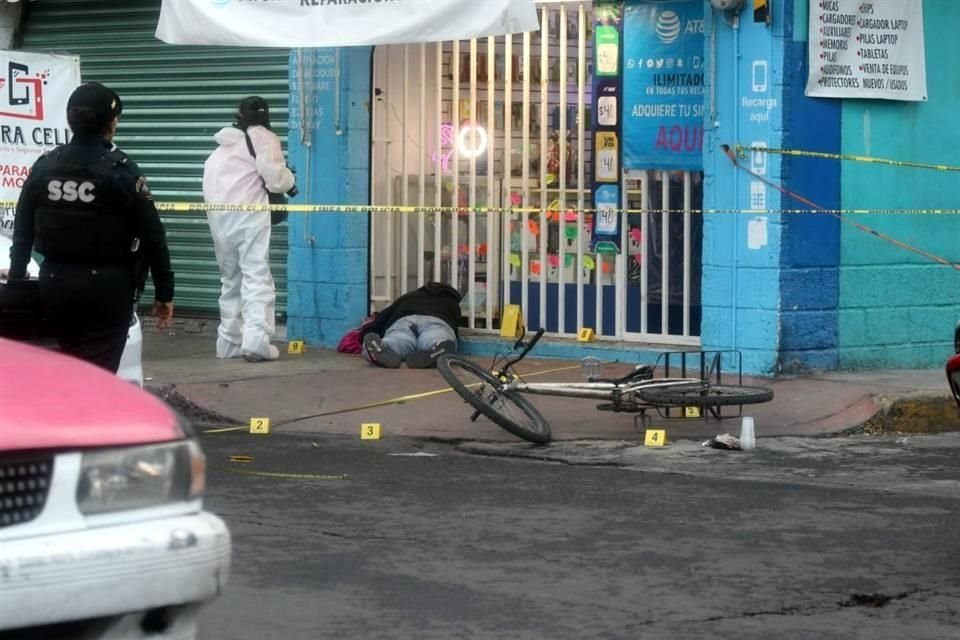 Ejecutan a comerciante de dos disparos en la cabeza en Azcapotzalco