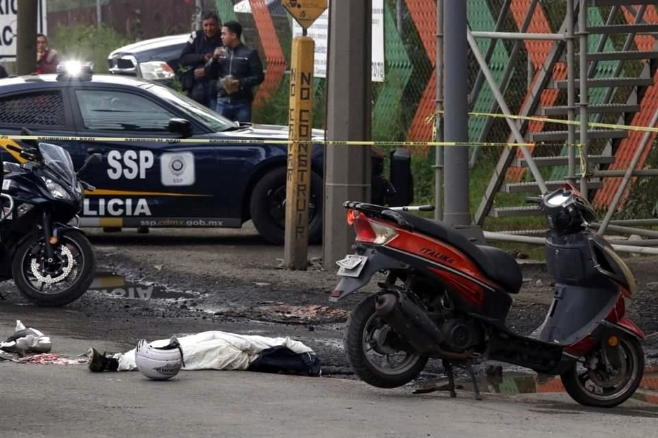Elemento policiaco muere atropellado a bordo de su moto en la Ignacio Zaragoza